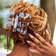 Amaka: Haarklammer für Braids, Fros und großes Haarvolumen