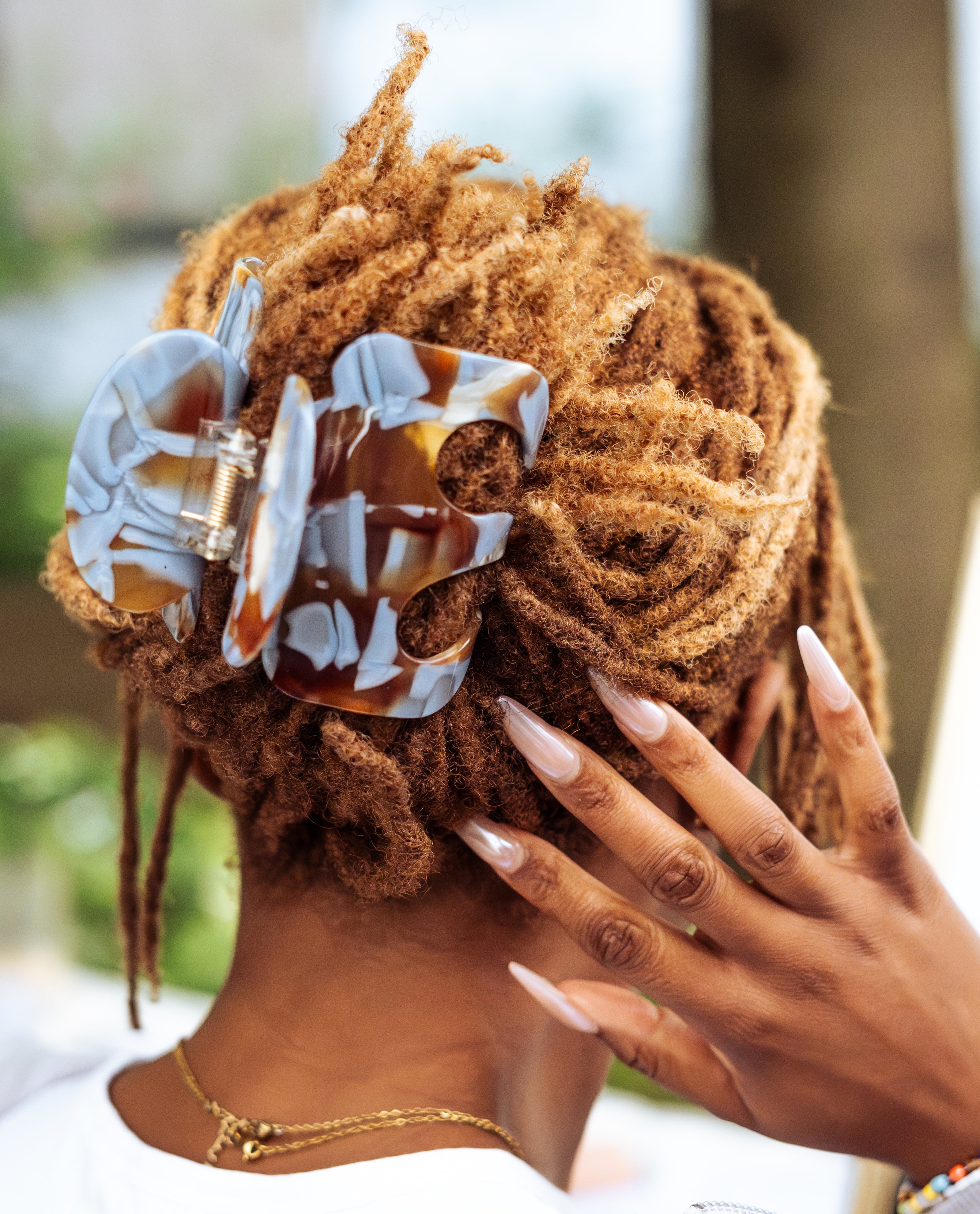 Amaka: Haarklammer für Braids, Fros und großes Haarvolumen