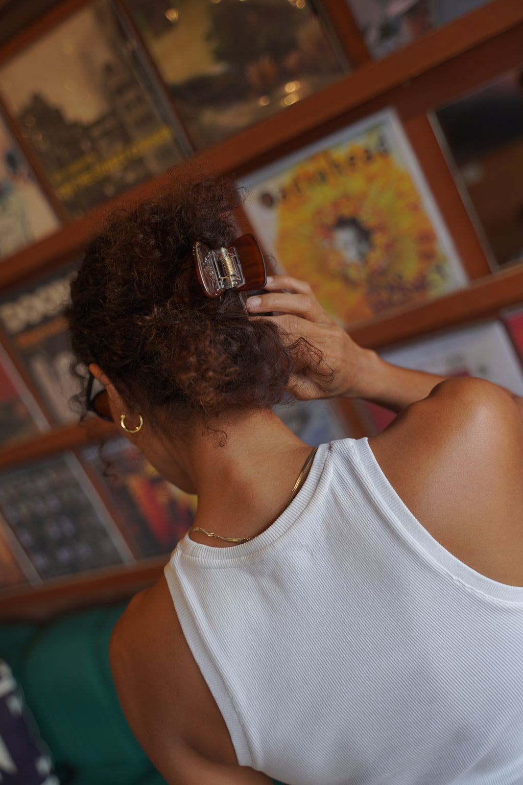 Ada: Große Acetat Haarklammer für Locken & Afro Hair